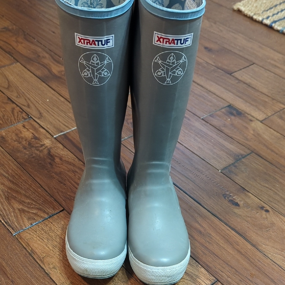 Women's Xtra Tuf Salmon Sister's Tall Fishing Boot Size 8